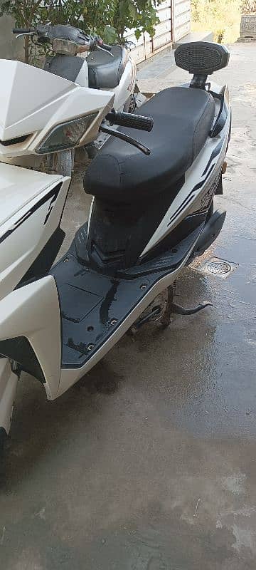 jolta electric Scooty in excellent condition 8