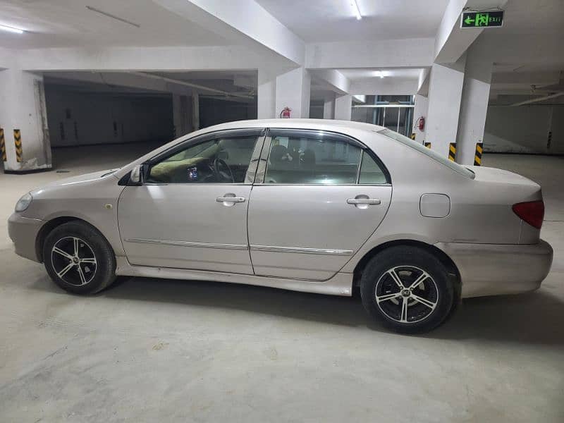 Toyota Corolla SE Saloon 2002 2