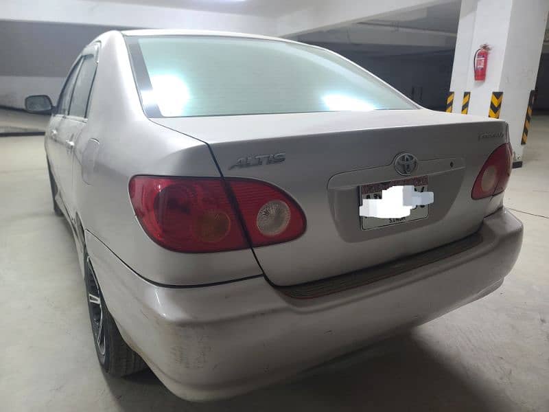 Toyota Corolla SE Saloon 2002 3