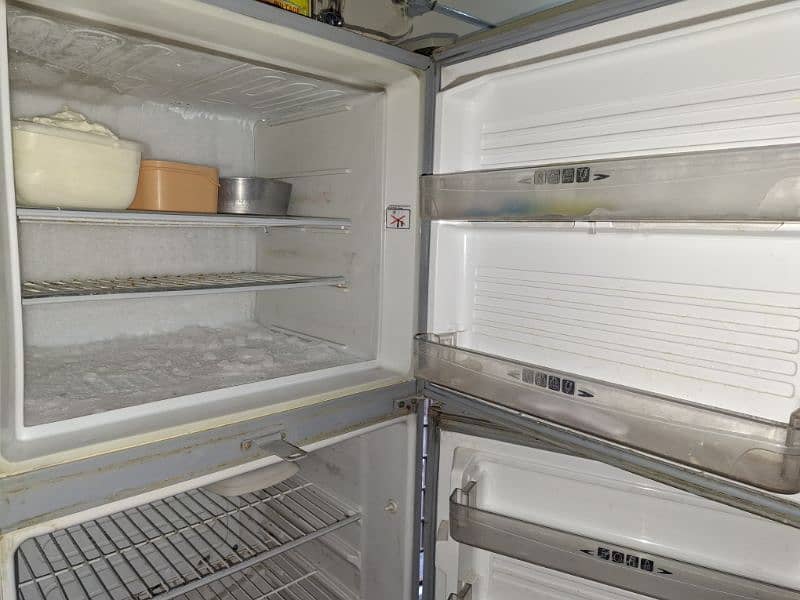 Dawlance Double Door Fridge Working Condition for sale 6