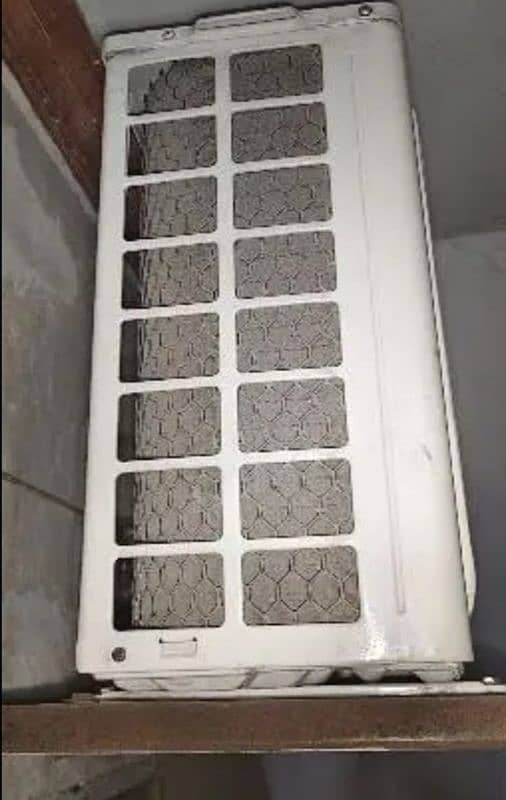 Gree 1ton Split AC 4