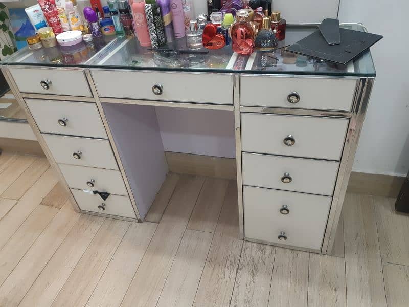 dressing taable and long mirror with racks 1