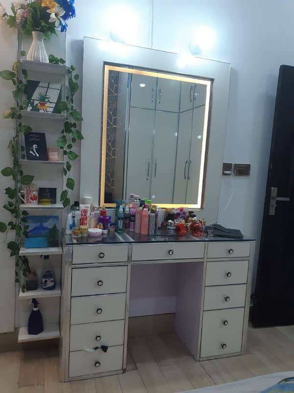 dressing taable and long mirror with racks 2