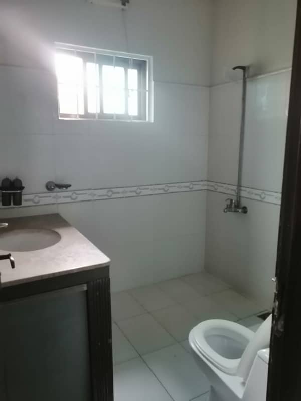 Beautiful 1 Kanal Upper Portion For Rent In Johar Town ALLAH Ho Chowk 5