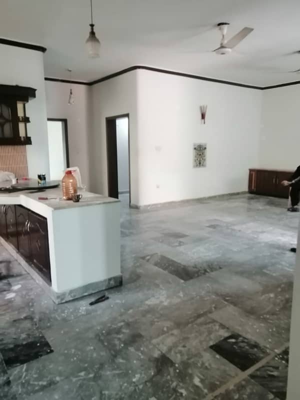 Beautiful 1 Kanal Upper Portion For Rent In Johar Town ALLAH Ho Chowk 19