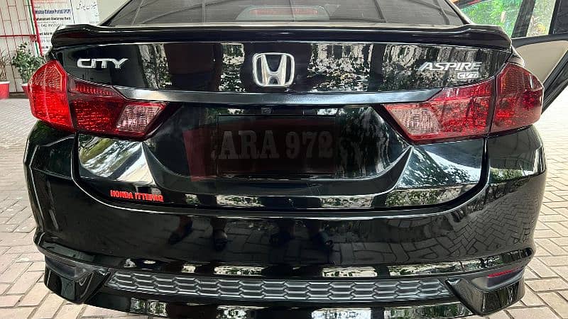 Honda City Aspire 2024 1