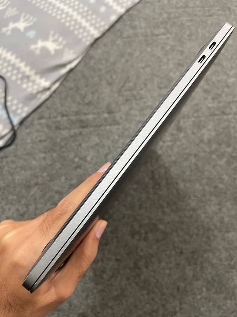 Macbook pro 2019| Core i9 8 core processor 13