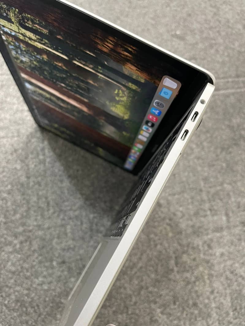 Macbook pro 2019| Core i9 8 core processor 17