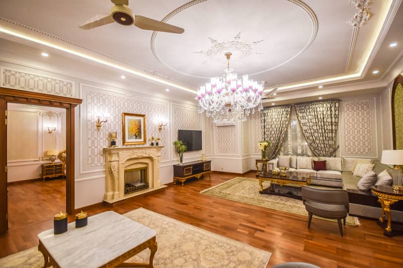 01 KANAL ROYAL PALACE WITH BASEMENT FOR SALE IN DHA PHASE 7 NEAR RAYA GOLF CLUB 3