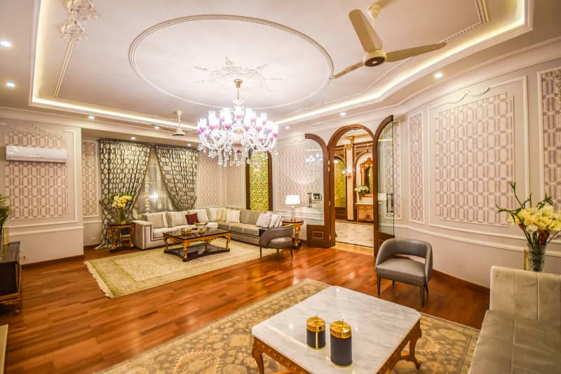 01 KANAL ROYAL PALACE WITH BASEMENT FOR SALE IN DHA PHASE 7 NEAR RAYA GOLF CLUB 4