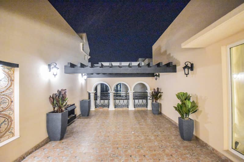 01 KANAL ROYAL PALACE WITH BASEMENT FOR SALE IN DHA PHASE 7 NEAR RAYA GOLF CLUB 35