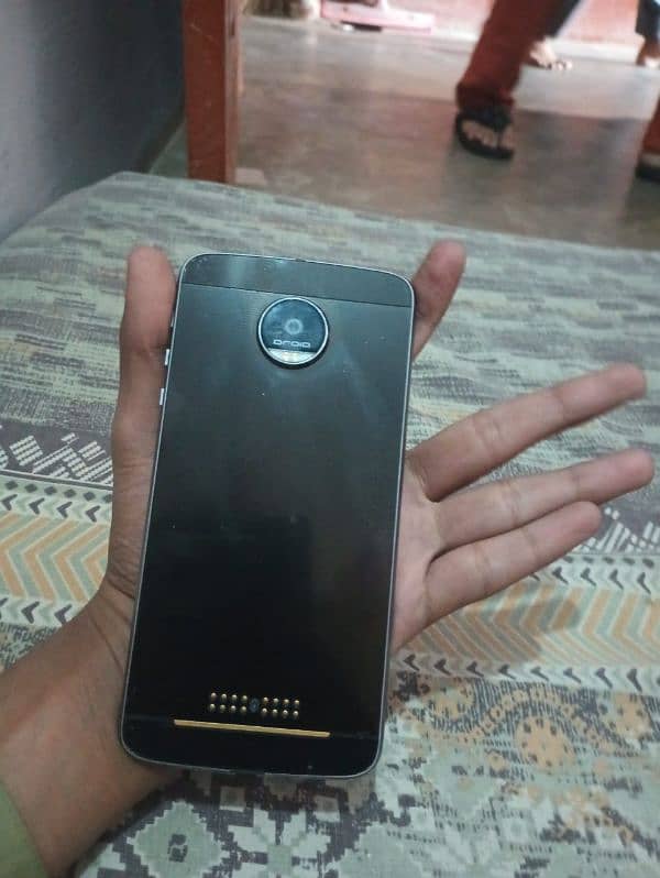 I'm Selling My Moto Z Play Droid 3