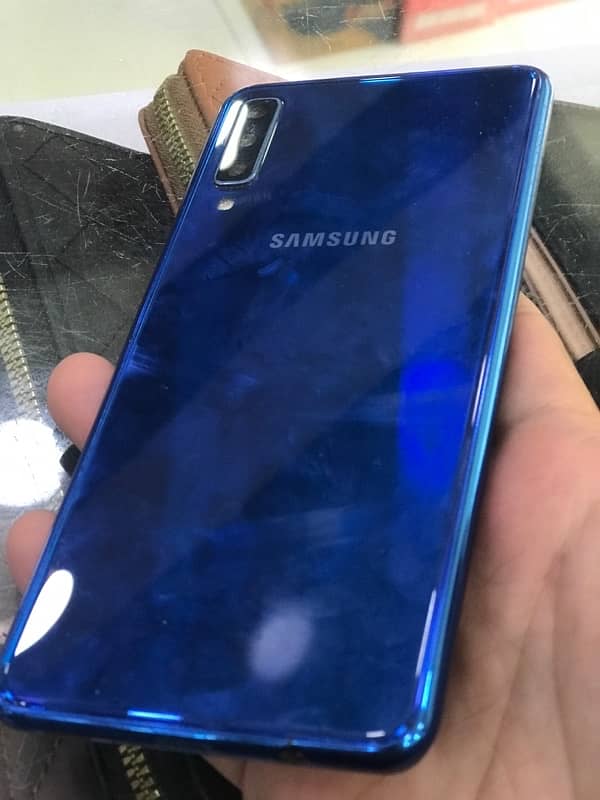 Samsung A7 (2018) 2