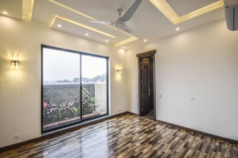 Most Luxurious Full Basement 1 Kanal Classical Bungalow For Sale With Home Theater Near Park In Phase 6 11