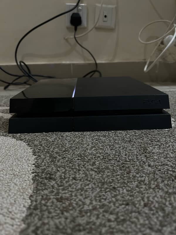 PS4 IN IMMACULATE CONDITION 3