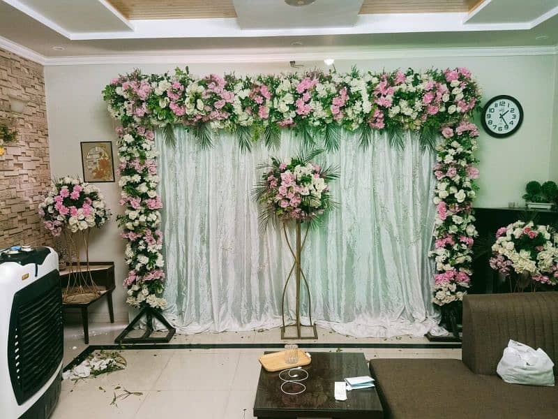 Rooms and cars decore with fresh flowers and artificial flowers 6