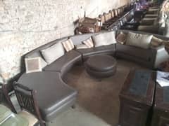 11 seter sofa Karne with table far sale