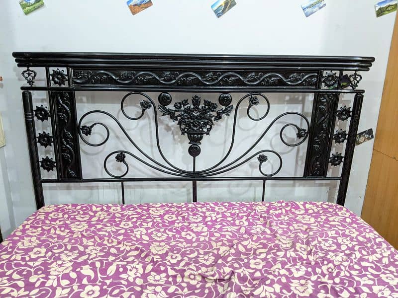 Iron bed  black color 1