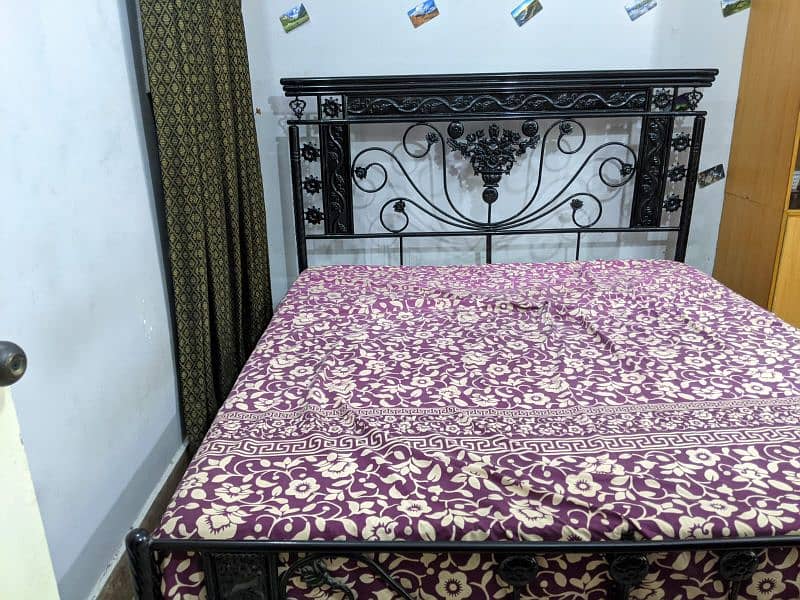 Iron bed  black color 2