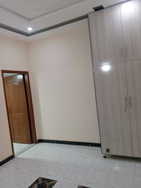 3 marla upper portion available for rent for bachelors and Family near UCP and Shokat khanum 0