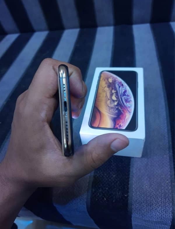 iPhone  xs dual pta  with box 4