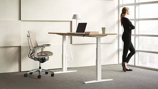 Electric height adjustable standing desk 10