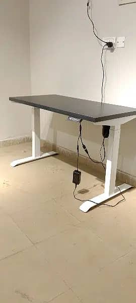 Electric height adjustable standing desk 12