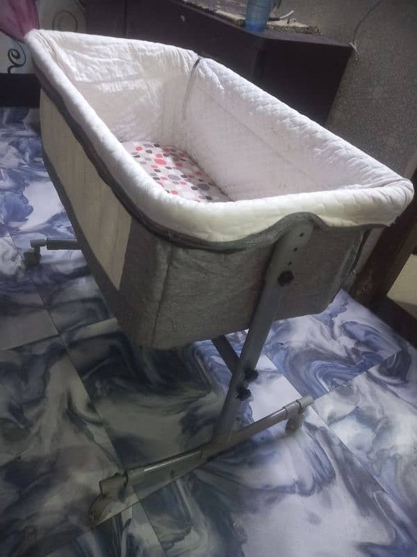 baby cot 2