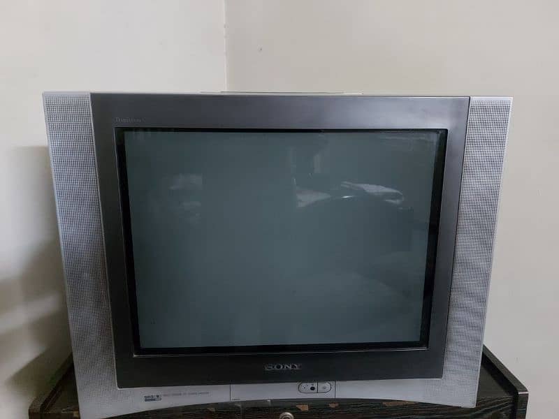 sony tv for sale in excellent condition 0