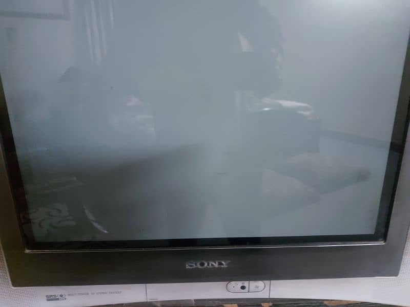 sony tv for sale in excellent condition 3