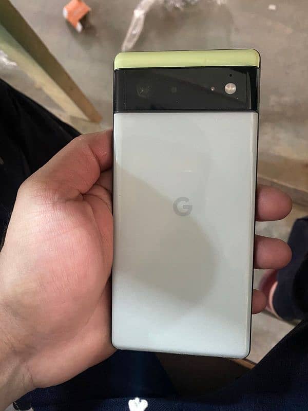 Google pixel in mint condition 5