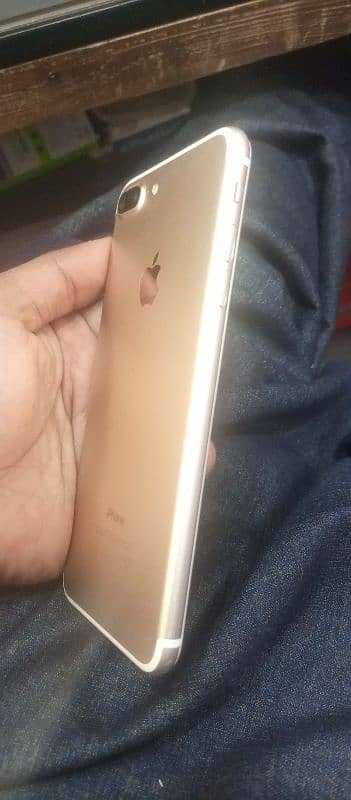 iphone 7 plus 32gb. bttry 100%. . pta Approved original panel original 3