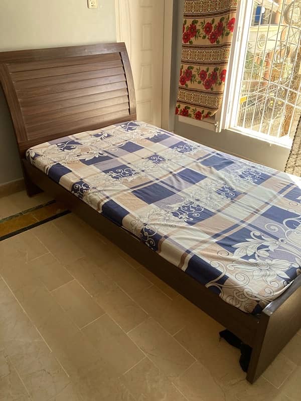 Single Wooden Bed 9/10 Condition 1