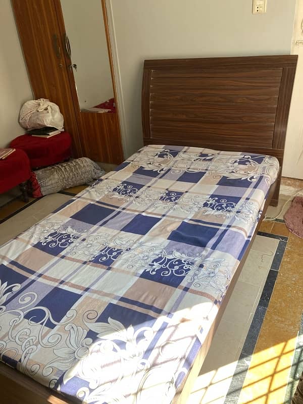 Single Wooden Bed 9/10 Condition 3