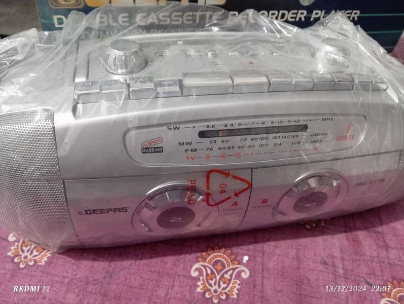 AUDIO CASSETTE PLAYER 4