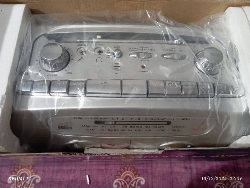 AUDIO CASSETTE PLAYER 5