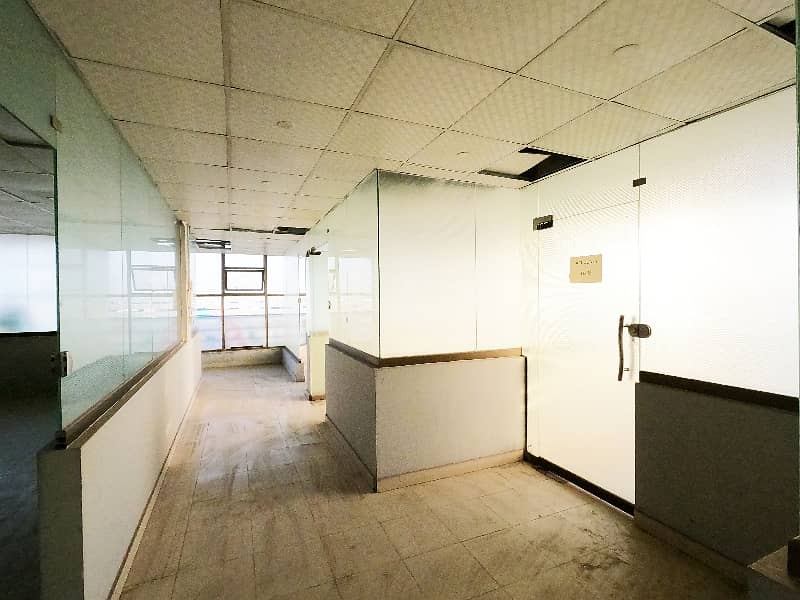 A Prime Location Office Of 2100 Square Feet In Rs. 20000000 11