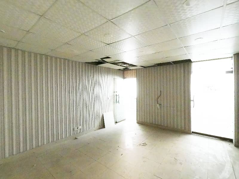 A Prime Location Office Of 2100 Square Feet In Rs. 20000000 17