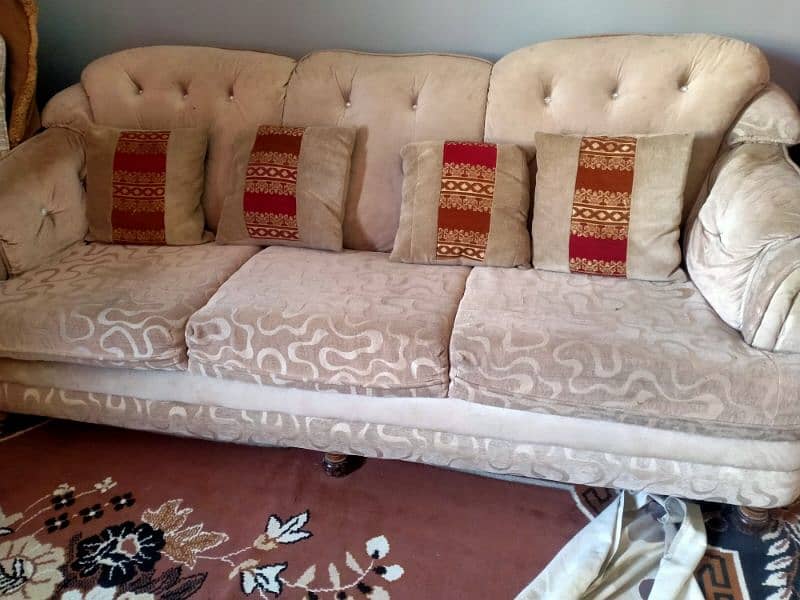 5 Seater Sofa set in 3 Pices 5