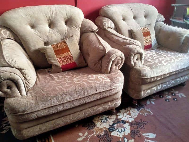 5 Seater Sofa set in 3 Pices 6