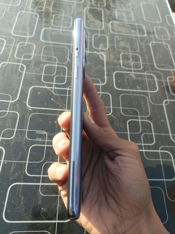 One plus 9 8/128gb non pta 3