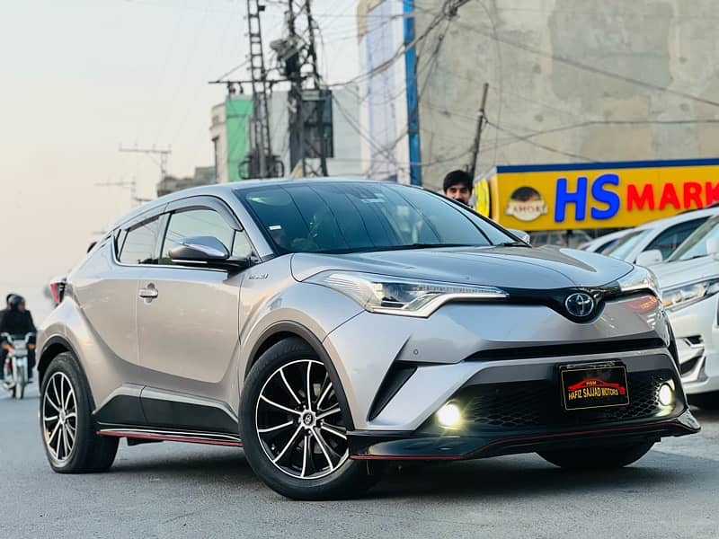 Toyota C-HR G-LED 2016 1