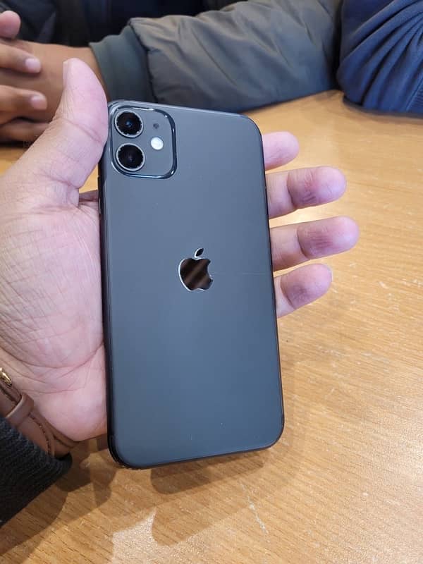 iphone 11 64gb jv 10/10 condition total genuine 0