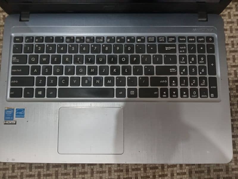 Asus Vivobook i3 5th gen, 4gb/320gb, 1