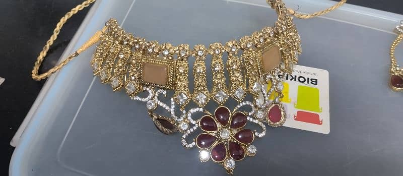 bridal set necklas ear rings bindya jhumar 0