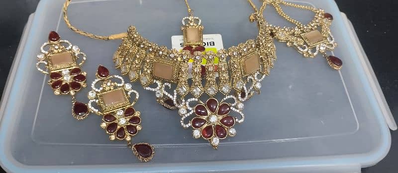 bridal set necklas ear rings bindya jhumar 2