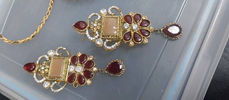 bridal set necklas ear rings bindya jhumar 3