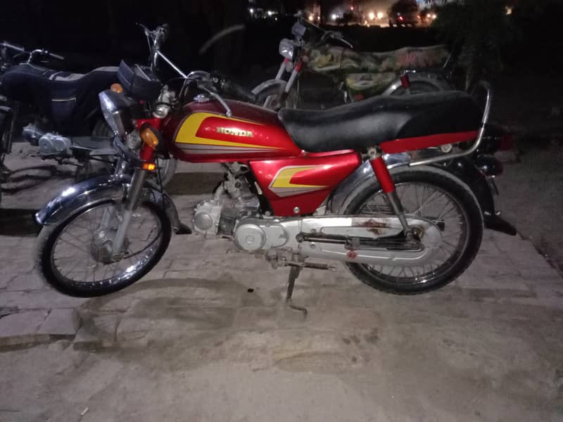 Honda CD 70 2017 3