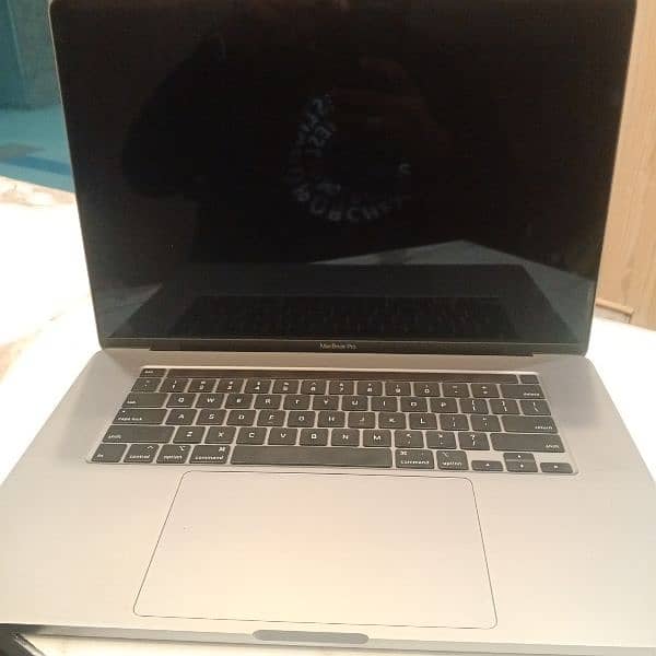 Apple MacBook pro 2019 '16' niches #Forsale 1