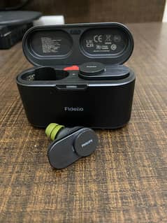 Philips Fidelio T1 Earphones